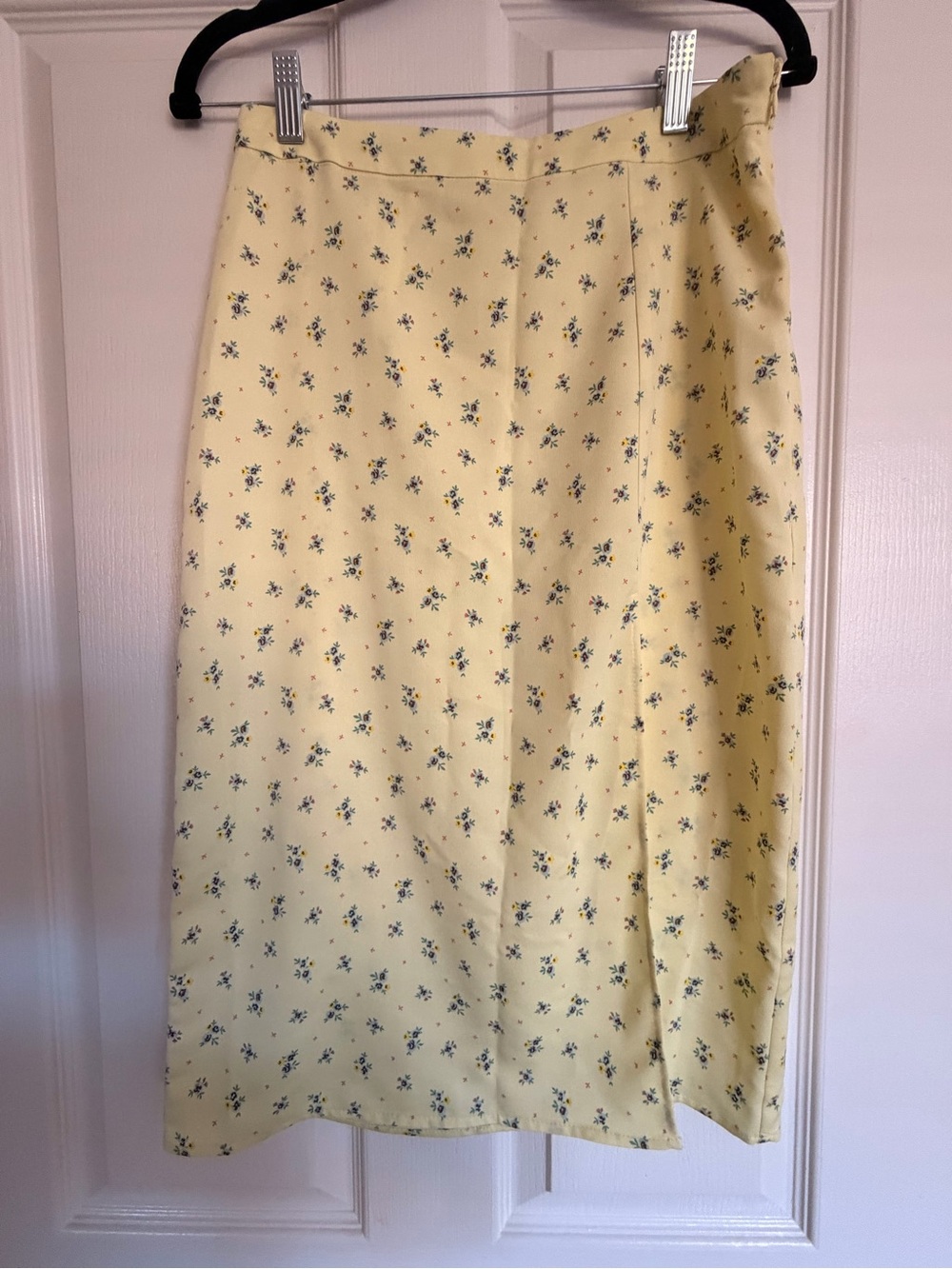 BCBG generation Yellow Floral Midi Skirt